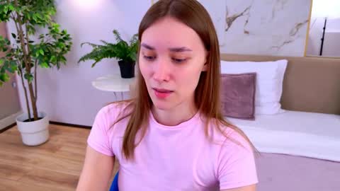 Snapshot of elizabethcash chatting on 11-15-25, 04:14 Elizabeth online show from 11-15-25, 04:14