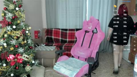 Snapshot of elizabethflowerr chatting on 12-12-24, 05:10 Eli online show from 12-12-24, 05:10