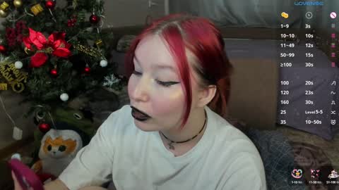 Snapshot of elizabethflowerr chatting on 01-14-25, 05:08 Eli online show from 01-14-25, 05:08