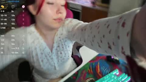 Snapshot of elizabethflowerr chatting on 02-07-25, 03:01 Eli online show from 02-07-25, 03:01