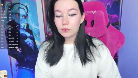 Snapshot of elizabethflowerr chatting on 09-09-25, 02:44 Eli online show from 09-09-25, 02:44