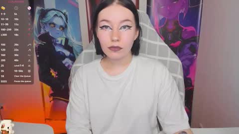 Snapshot of elizabethflowerr chatting on 10-16-25, 02:23 Eli online show from 10-16-25, 02:23