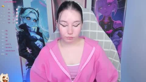 Snapshot of elizabethflowerr chatting on 11-21-25, 02:32 Eli online show from 11-21-25, 02:32