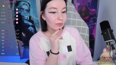 Snapshot of elizabethflowerr chatting on 12-05-25, 03:48 Eli online show from 12-05-25, 03:48