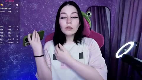 Snapshot of elizabethflowerr chatting on 06-08-26, 06:58 Eli online show from 06-08-26, 06:58