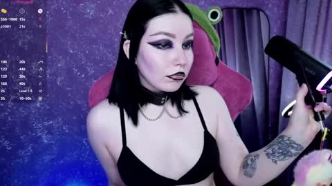 Snapshot of elizabethflowerr chatting on 06-09-26, 05:08 Eli online show from 06-09-26, 05:08