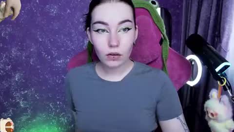 Snapshot of elizabethflowerr chatting on 07-07-26, 03:53 Eli online show from 07-07-26, 03:53