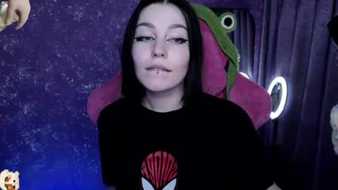 Snapshot of elizabethflowerr chatting on 07-16-26, 04:02 Eli online show from 07-16-26, 04:02