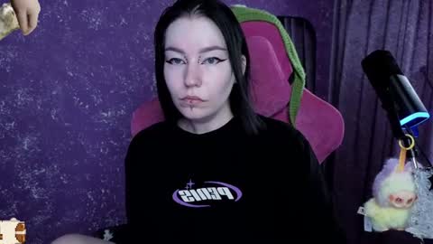 Snapshot of elizabethflowerr chatting on 07-27-26, 03:02 Eli online show from 07-27-26, 03:02