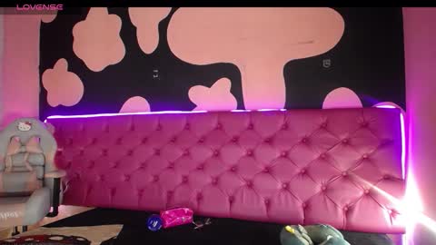 elizabethWelcome my rooomGive me more pleasure a PVT is open PVT new online show from 12-20-25, 09:33