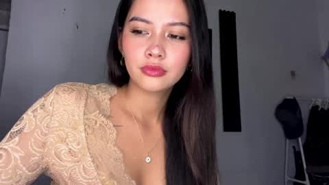 Snapshot of elizabethpaplow chatting on 04-03-26, 04:38 May online show from 04-03-26, 04:38