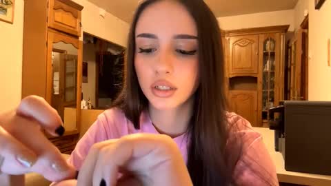 Mia online show from 11-27-25, 01:24