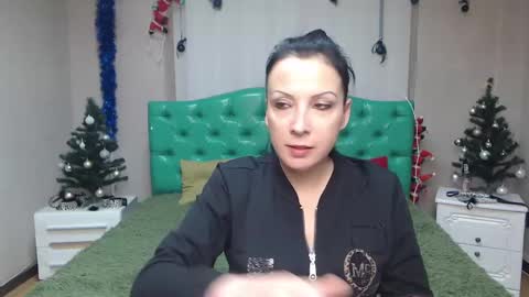 ElizabethSho online show from 01-19-25, 03:50