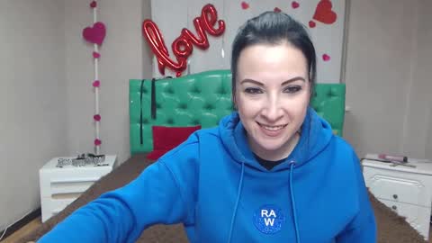 ElizabethSho online show from 02-11-26, 08:58