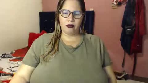 Snapshot of elizabethtaylor1 chatting on 01-17-25, 10:33 Elizabeth online show from 01-17-25, 10:33