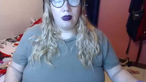 Snapshot of elizabethtaylor1 chatting on 01-17-25, 01:35 Elizabeth online show from 01-17-25, 01:35