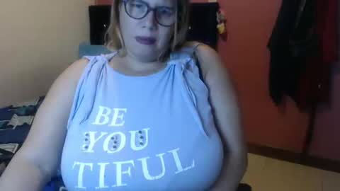 Snapshot of elizabethtaylor1 chatting on 02-04-25, 01:48 Elizabeth online show from 02-04-25, 01:48