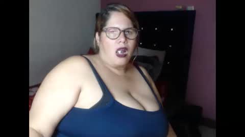 Snapshot of elizabethtaylor1 chatting on 02-12-25, 02:21 Elizabeth online show from 02-12-25, 02:21