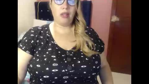 Snapshot of elizabethtaylor1 chatting on 02-25-25, 11:11 Elizabeth online show from 02-25-25, 11:11