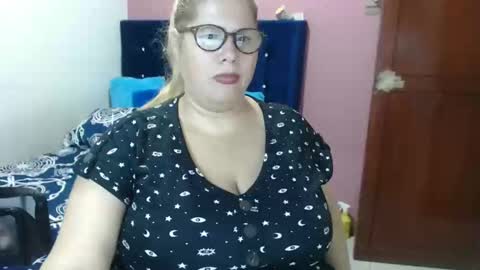 Snapshot of elizabethtaylor1 chatting on 03-06-25, 10:26 Elizabeth online show from 03-06-25, 10:26