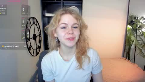 Snapshot of elizabethvane chatting on 06-05-26, 05:25 Elizabeth online show from 06-05-26, 05:25
