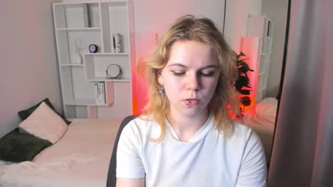 Snapshot of elizabethvane chatting on 06-06-26, 05:50 Elizabeth online show from 06-06-26, 05:50