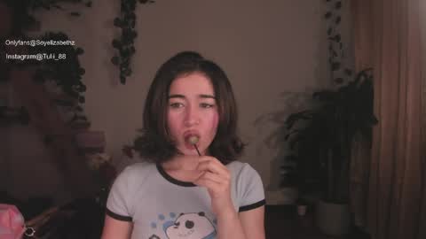 Snapshot of elizabethz chatting on 05-06-26, 01:25 Tuli online show from 05-06-26, 01:25