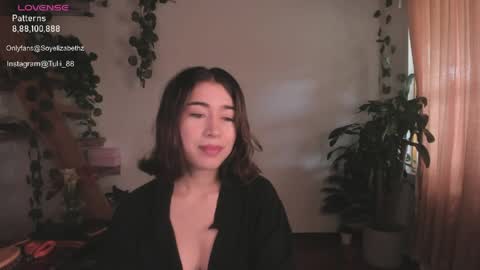 Snapshot of elizabethz chatting on 05-09-26, 01:27 Tuli online show from 05-09-26, 01:27