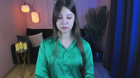 Snapshot of elizamild chatting on 12-14-24, 01:27 Eliza online show from 12-14-24, 01:27