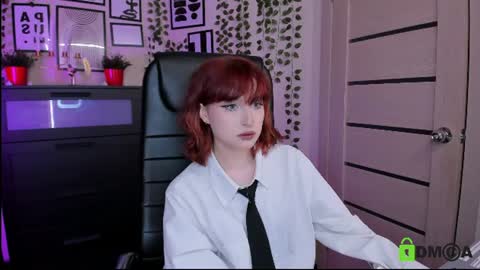 Snapshot of elizanik chatting on 07-15-26, 09:53 Eliza online show from 07-15-26, 09:53