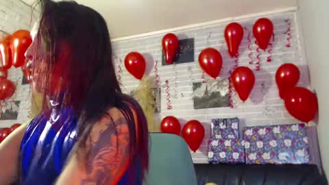   online show from 03-04-25, 07:43