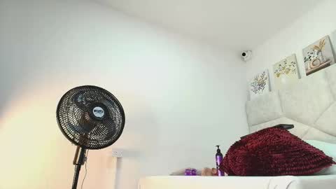 Eliza online show from 11-29-25, 11:24