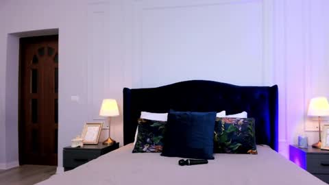 Emma  online show from 01-11-25, 10:08