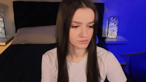 elizzza_ online show from 03-17-26, 05:11