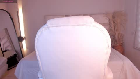 Snapshot of ella__olmos chatting on 05-09-26, 02:33 Ella Olmos online show from 05-09-26, 02:33