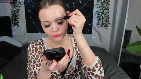 Snapshot of ella_butler chatting on 06-03-26, 09:23 Ella online show from 06-03-26, 09:23