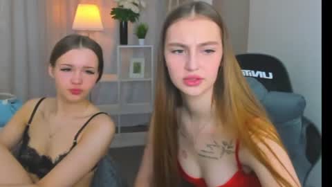Snapshot of ella_butler chatting on 06-12-26, 01:37 Ella online show from 06-12-26, 01:37
