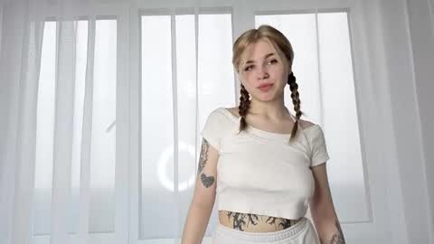 ella_desire online show from 12-04-25, 07:50