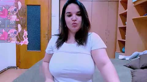 Ella  online show from 10-23-25, 07:34