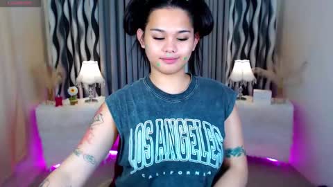 HI ITS ME ELLA online show from 10-05-25, 08:07