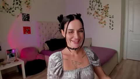 Snapshot of ella_gdss chatting on 09-14-25, 08:57 ELLA online show from 09-14-25, 08:57