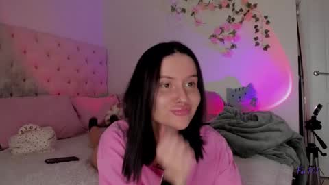 Snapshot of ella_gdss chatting on 11-02-25, 09:00 ELLA online show from 11-02-25, 09:00