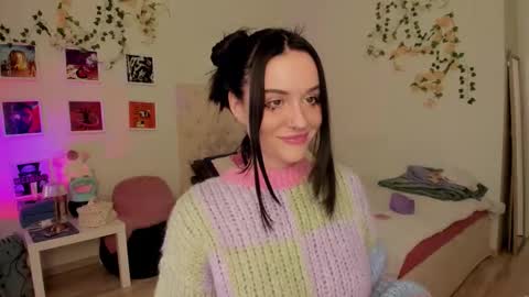 Snapshot of ella_gdss chatting on 11-05-25, 10:37 ELLA online show from 11-05-25, 10:37