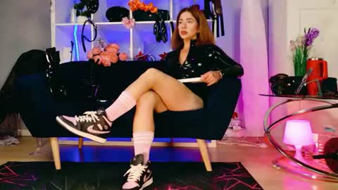 Snapshot of ella_kross chatting on 07-16-26, 06:41 ella_kross online show from 07-16-26, 06:41