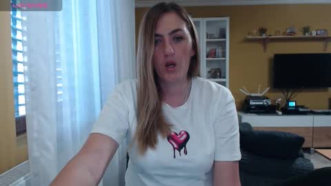 Ella  Max online show from 10-09-25, 05:49