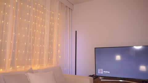 ELLA OWEN online show from 01-29-25, 04:19