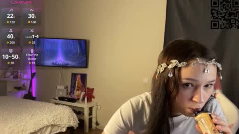 Snapshot of ella_simons chatting on 11-13-25, 01:48 ella_simons online show from 11-13-25, 01:48