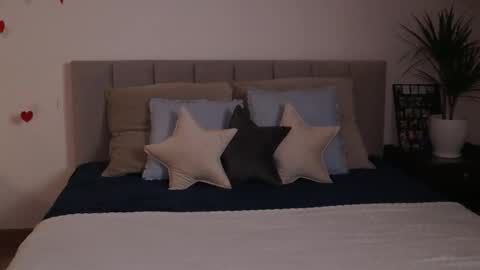 Ella online show from 02-16-25, 07:27