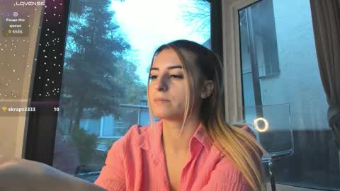 ella_vee online show from 11-20-25, 06:24