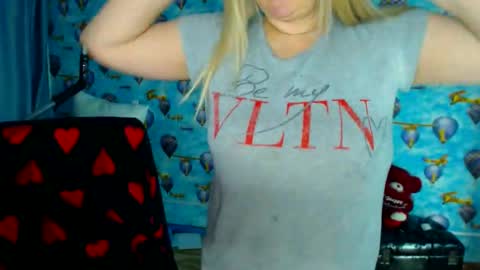  IsaBella  online show from 12-22-25, 04:15